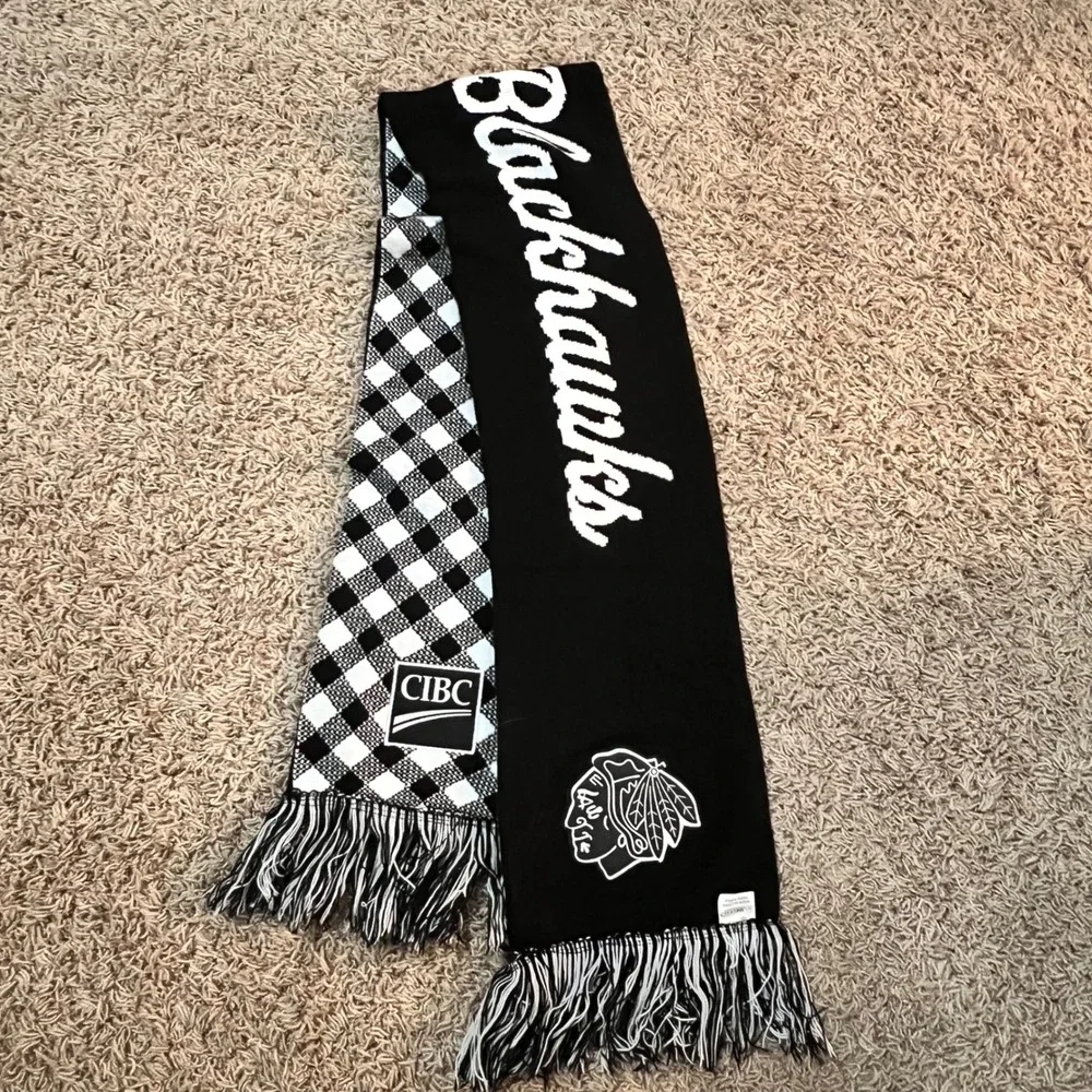 Chicago Blackhawks Scarf‎ Black White Buffalo Plaid Fringe CIBC Logo
